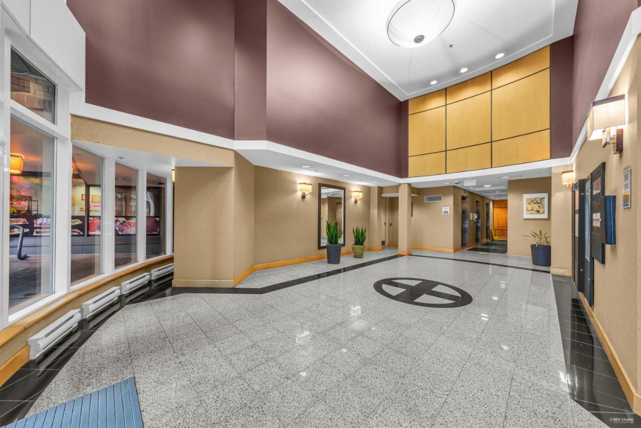 1-Br Condo In Downtown Coal Harbour With Parking And City Views 溫哥華 外观 照片