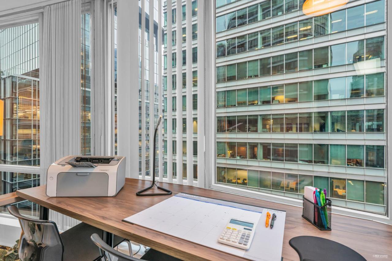 1-Br Condo In Downtown Coal Harbour With Parking And City Views 溫哥華 外观 照片