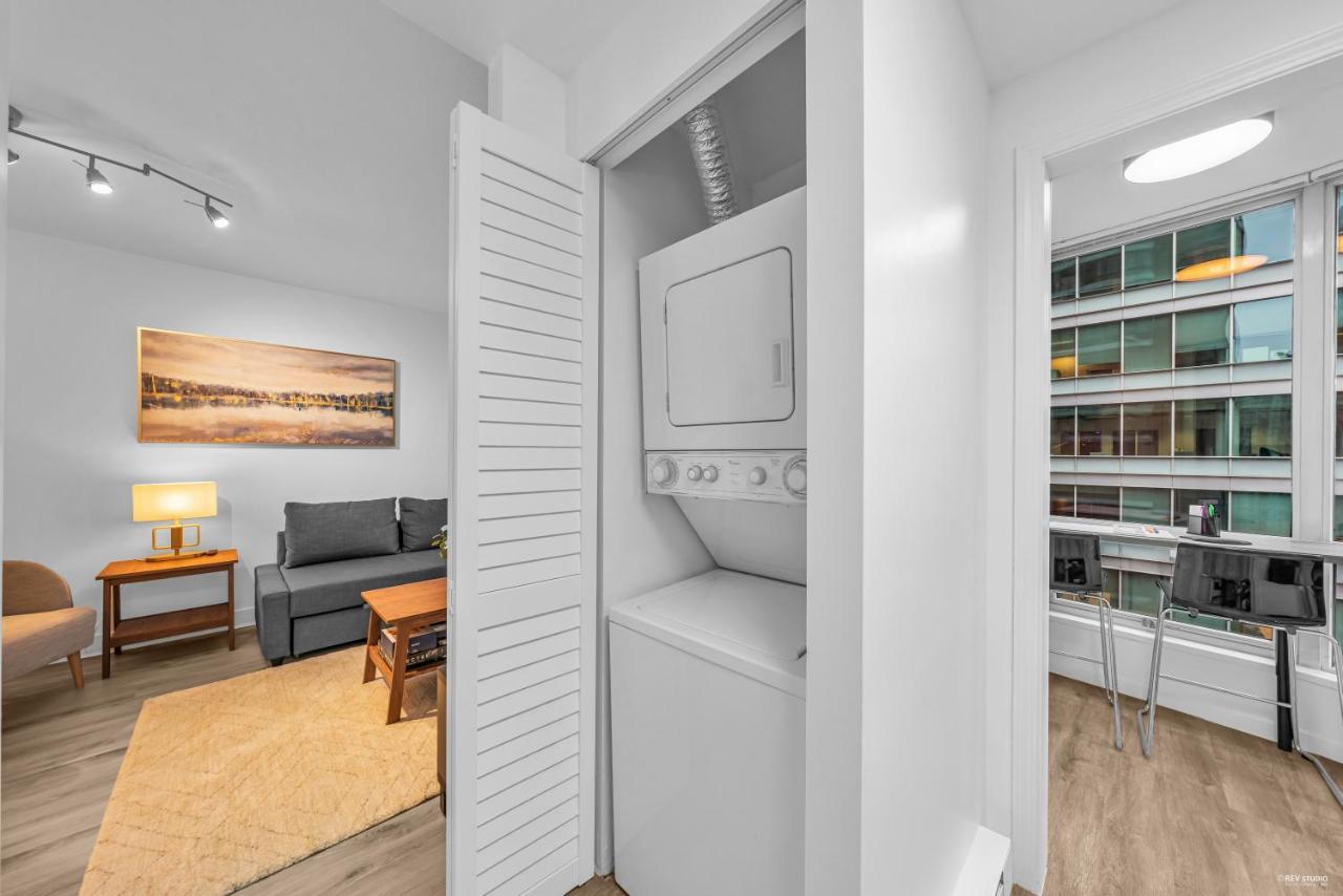 1-Br Condo In Downtown Coal Harbour With Parking And City Views 溫哥華 外观 照片